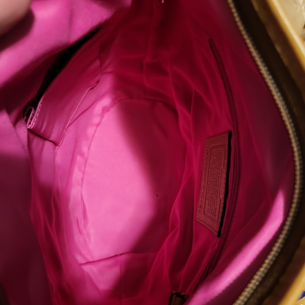 Coach Rugby Stripe Signature Duffle Bag. - Picture 4 of 9